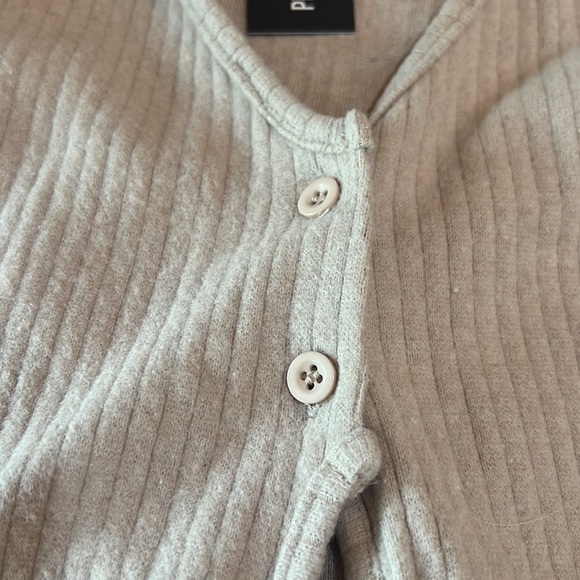 Prettylittlething soft rib cardigan - Picture 3 of 6